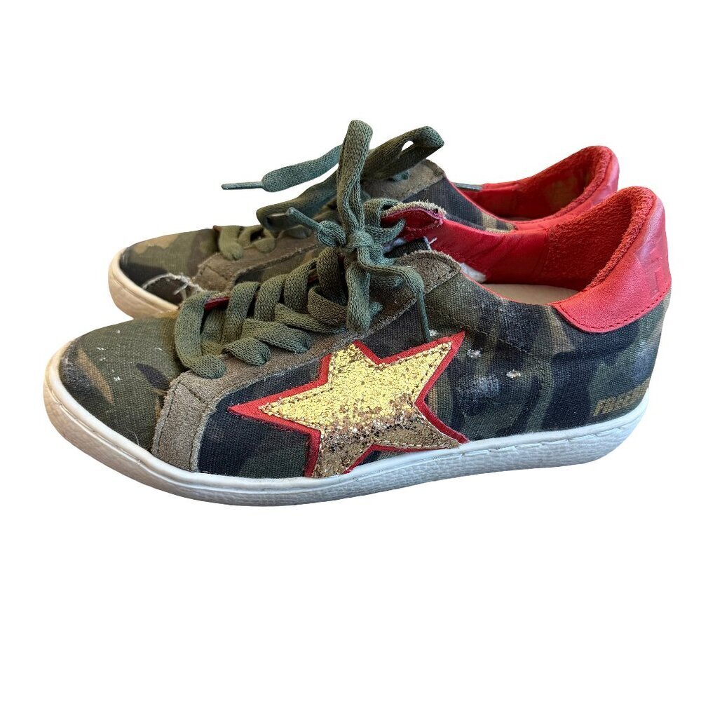 Freebird by Steven Camo Lace-Up Sneakers Tennis Shoes w/ Star Size 6 Women's